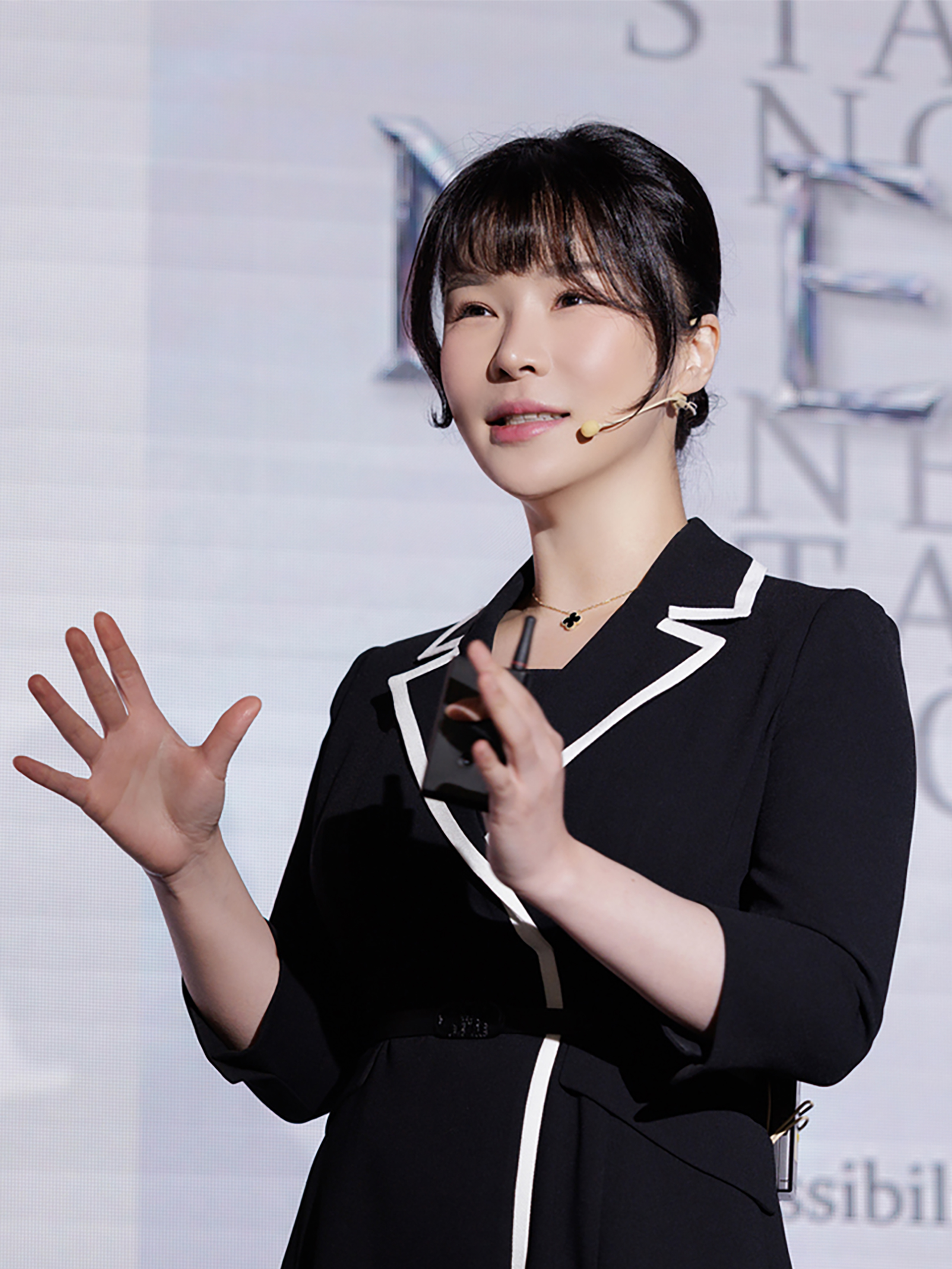 갈더마 스킨 갤러리 행사 강연
